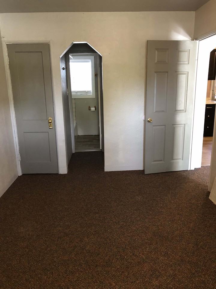 1911 Paris Street - Photo 5 of 7