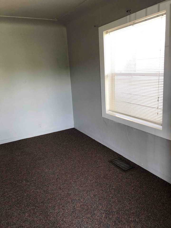 1911 Paris Street - Photo 7 of 7