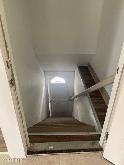 1140 Main St - Photo 2 of 10