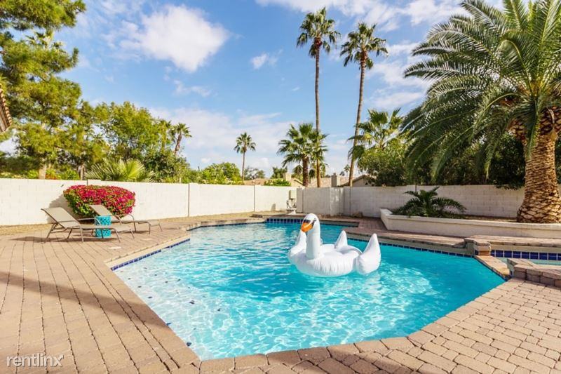 12537 N 76th Pl - Photo 2 of 40