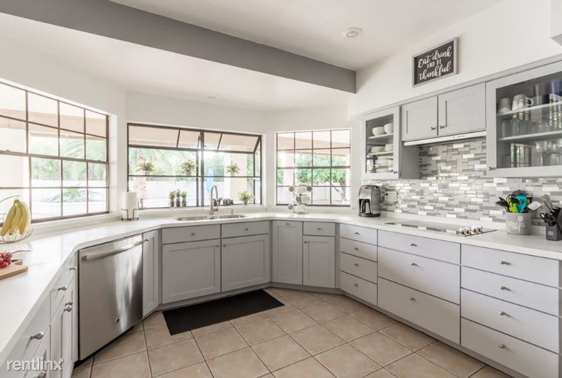 12537 N 76th Pl - Photo 3 of 40