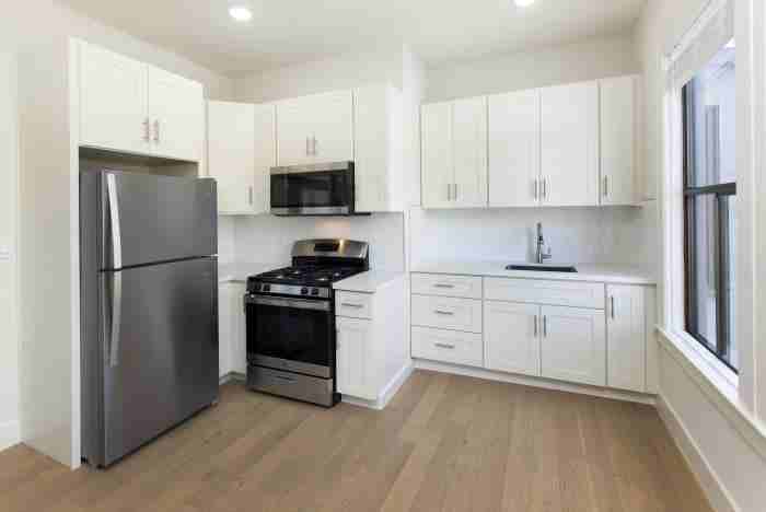 105 Sanchez Street - Photo 3 of 13