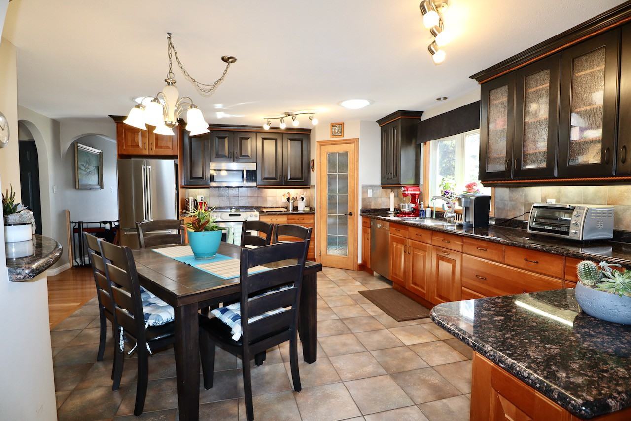 48 Alderwood Cres - Photo 2 of 12