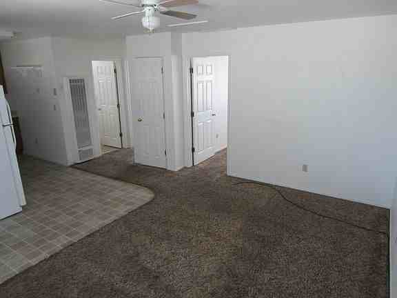 214 W Tunnell St - Photo 2 of 3