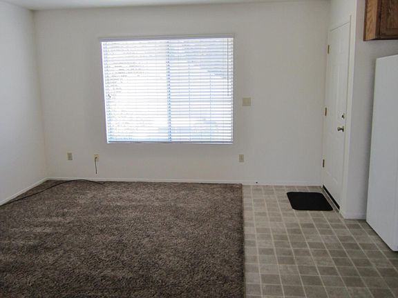 214 W Tunnell St - Photo 3 of 3