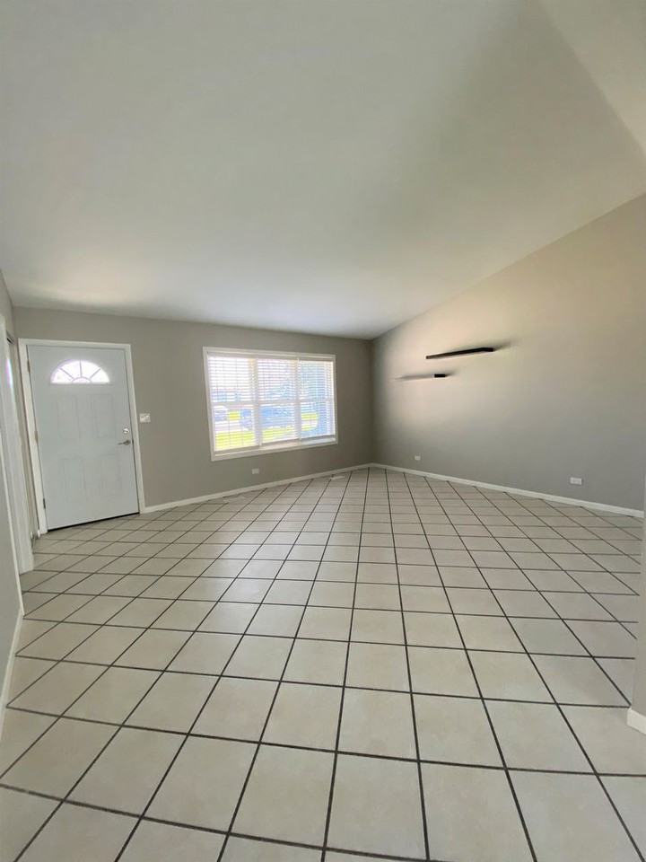 864 Omaha Court - Photo 2 of 14