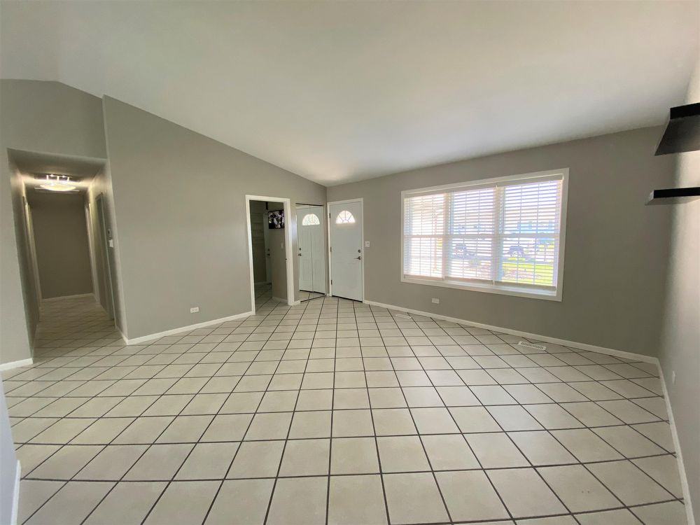 864 Omaha Court - Photo 3 of 14