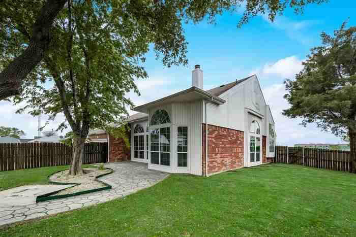 5502 Highgate Lane - Photo 3 of 4