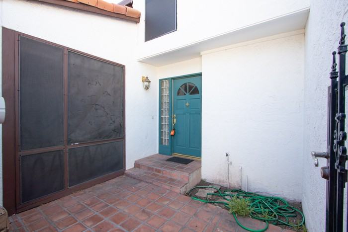 3139 South Fairfield Drive - Photo 3 of 24