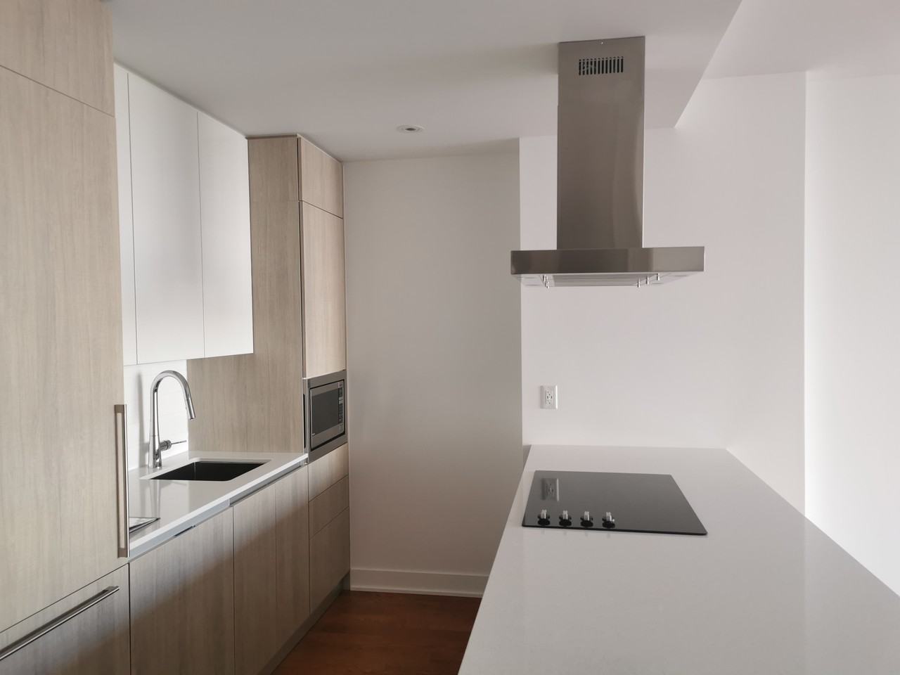 1239 Rue Drummond 607, Montréal, QC H3G 1V8 1 Bedroom Apartment for