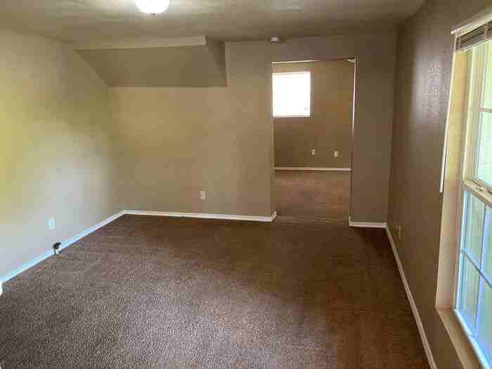 5209 Miller Avenue - Photo 3 of 15