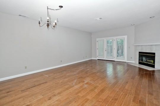 37 Mountain Valley Place - Photo 3 of 25