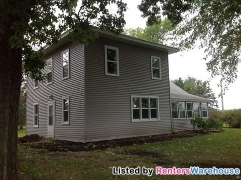 9020 190th St E - Photo 2 of 14