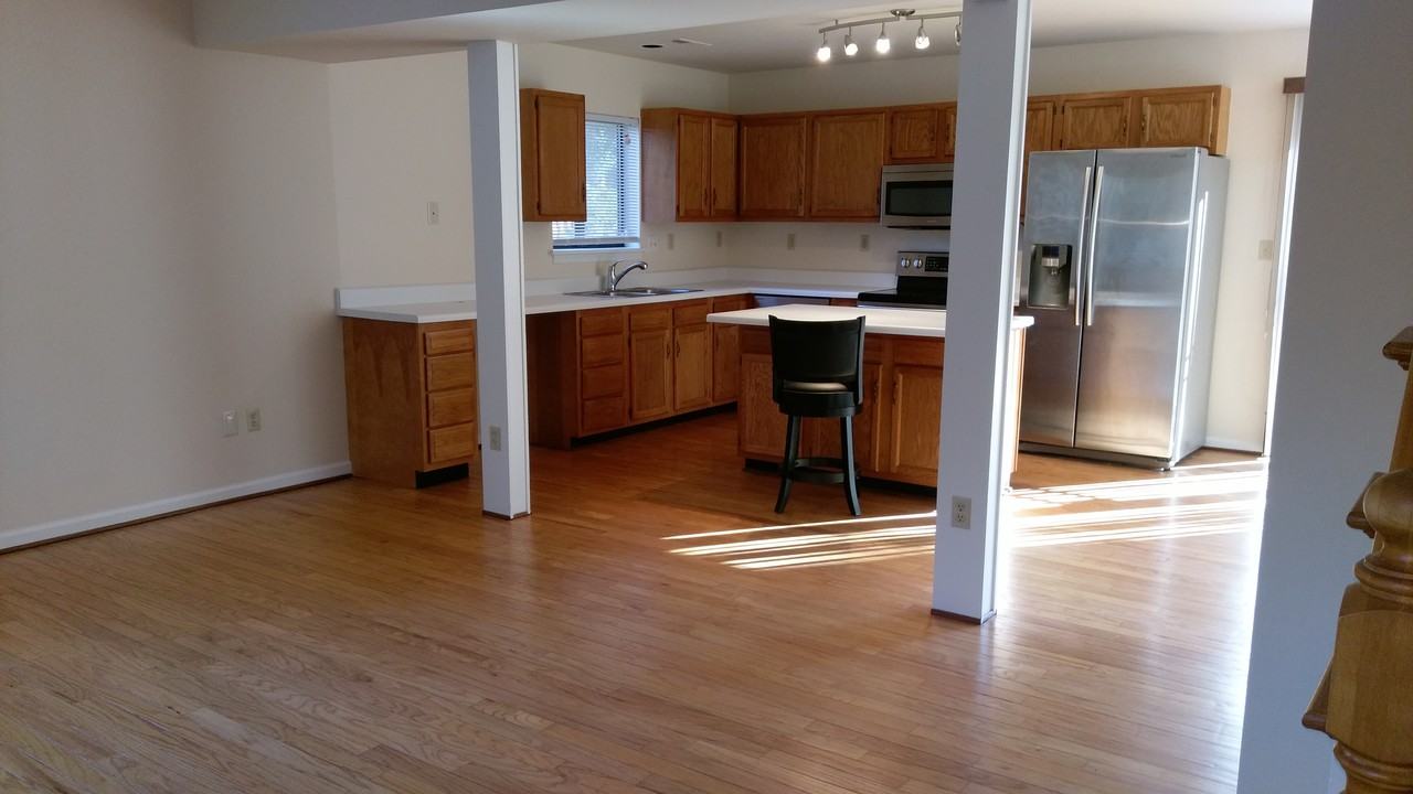 1706 Bent Tree Ct - Photo 3 of 18