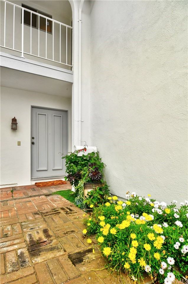 14802 Elm Avenue - Photo 2 of 50