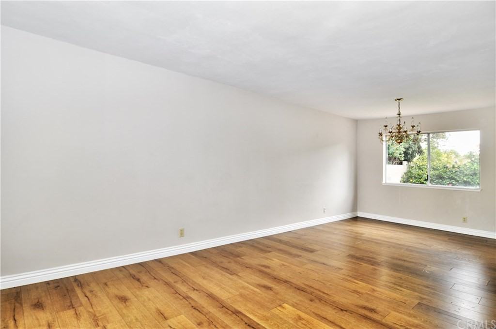 14802 Elm Avenue - Photo 3 of 50