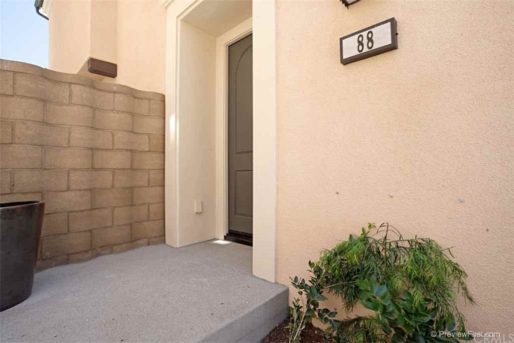 88 Painted Trellis - Photo 3 of 28