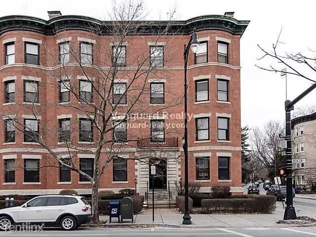 1060 Beacon St - Photo 3 of 12