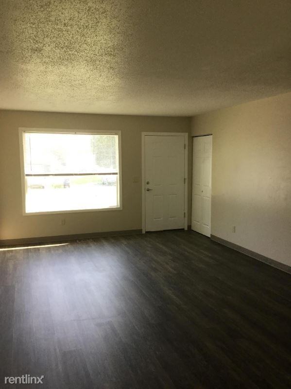 530 W Hartley Ave - Photo 2 of 4