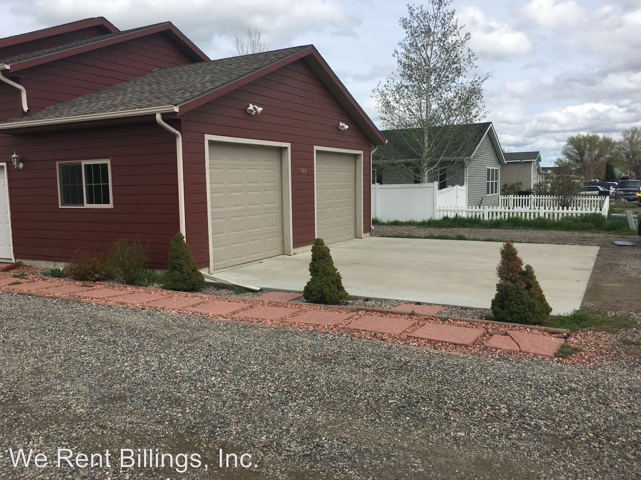 701 N Wagner Ln. - Photo 2 of 14