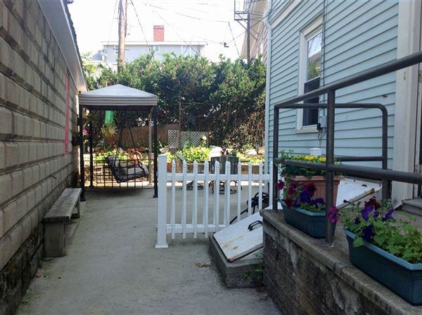 22 Armstrong Ave Fl 3 Apartments in Fox Point, Providence, RI 02903 Zumper