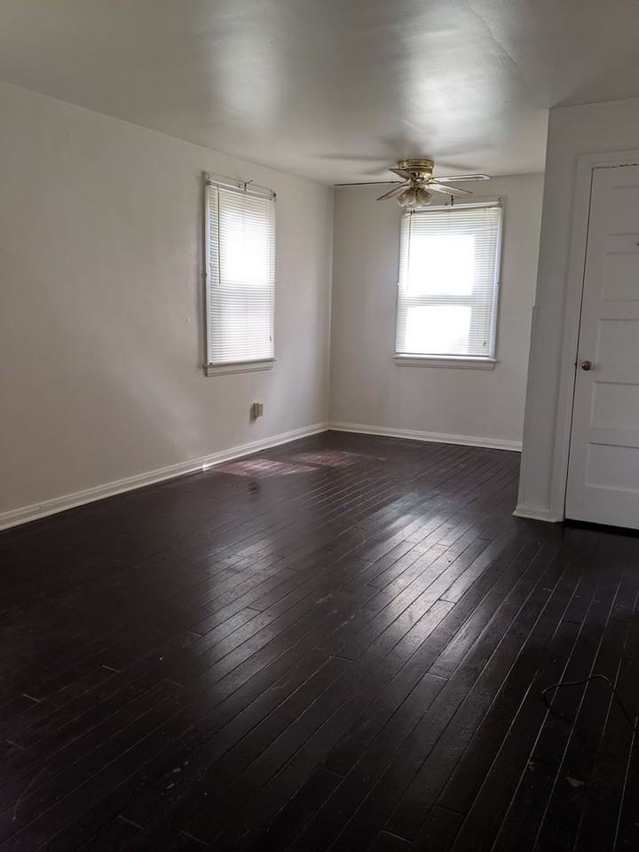 1022 Kelly Dr - Photo 2 of 10