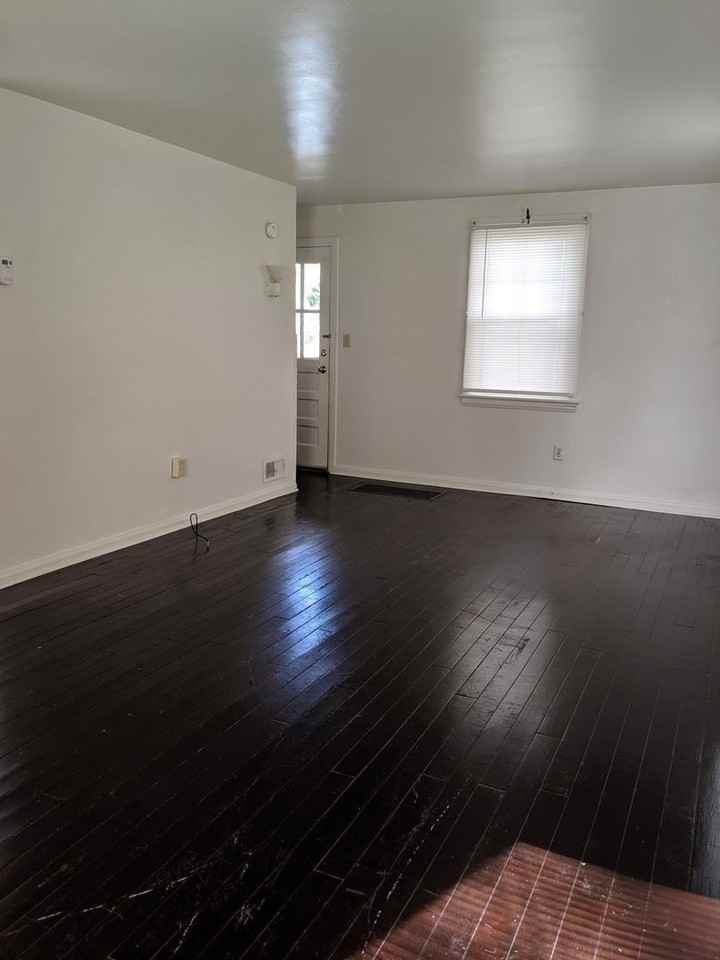 1022 Kelly Dr - Photo 3 of 10