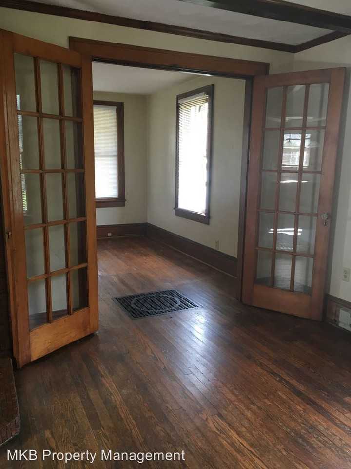 629 Huntington Blvd NE - Photo 3 of 12