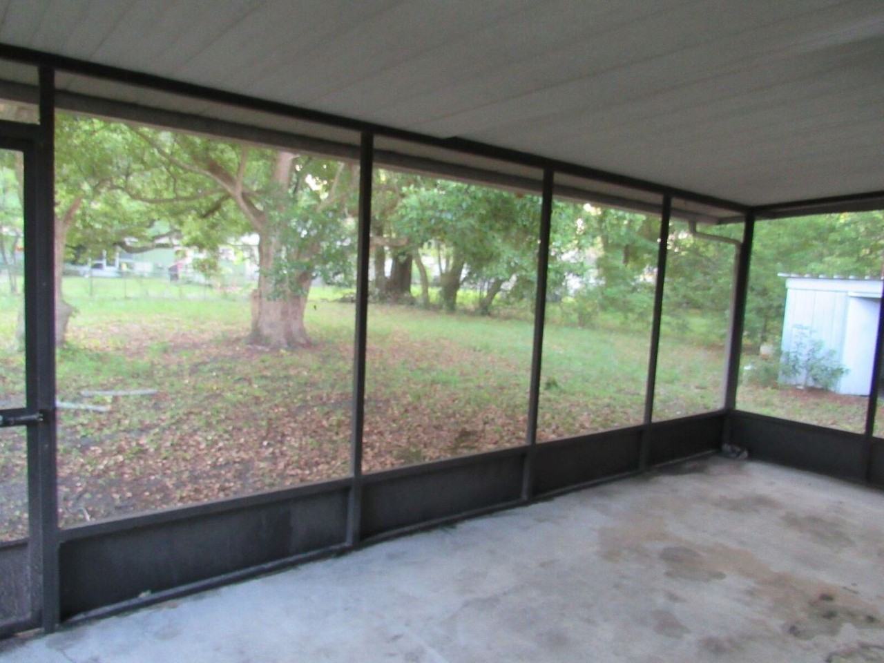 3827 Colebrook Dr - Photo 3 of 7
