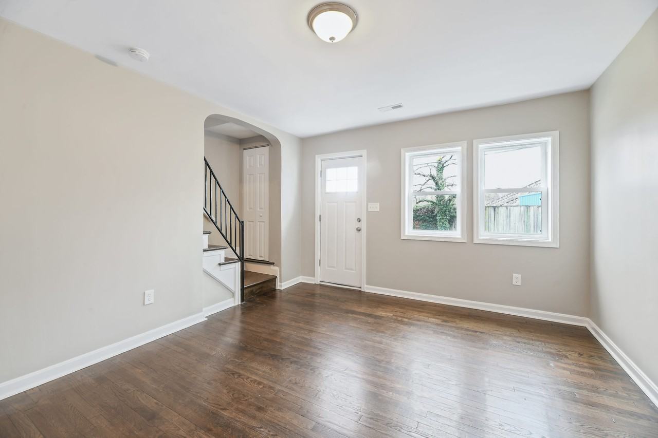 3026 Grantley Ave - Photo 3 of 10