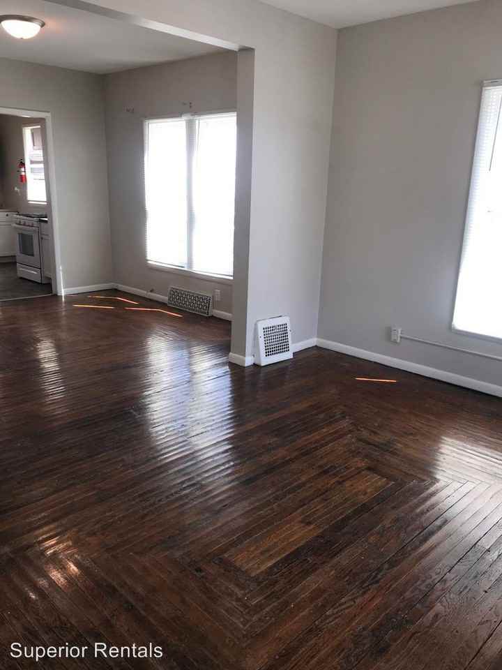 106-1061/2 South 2Nd Street - Photo 3 of 10