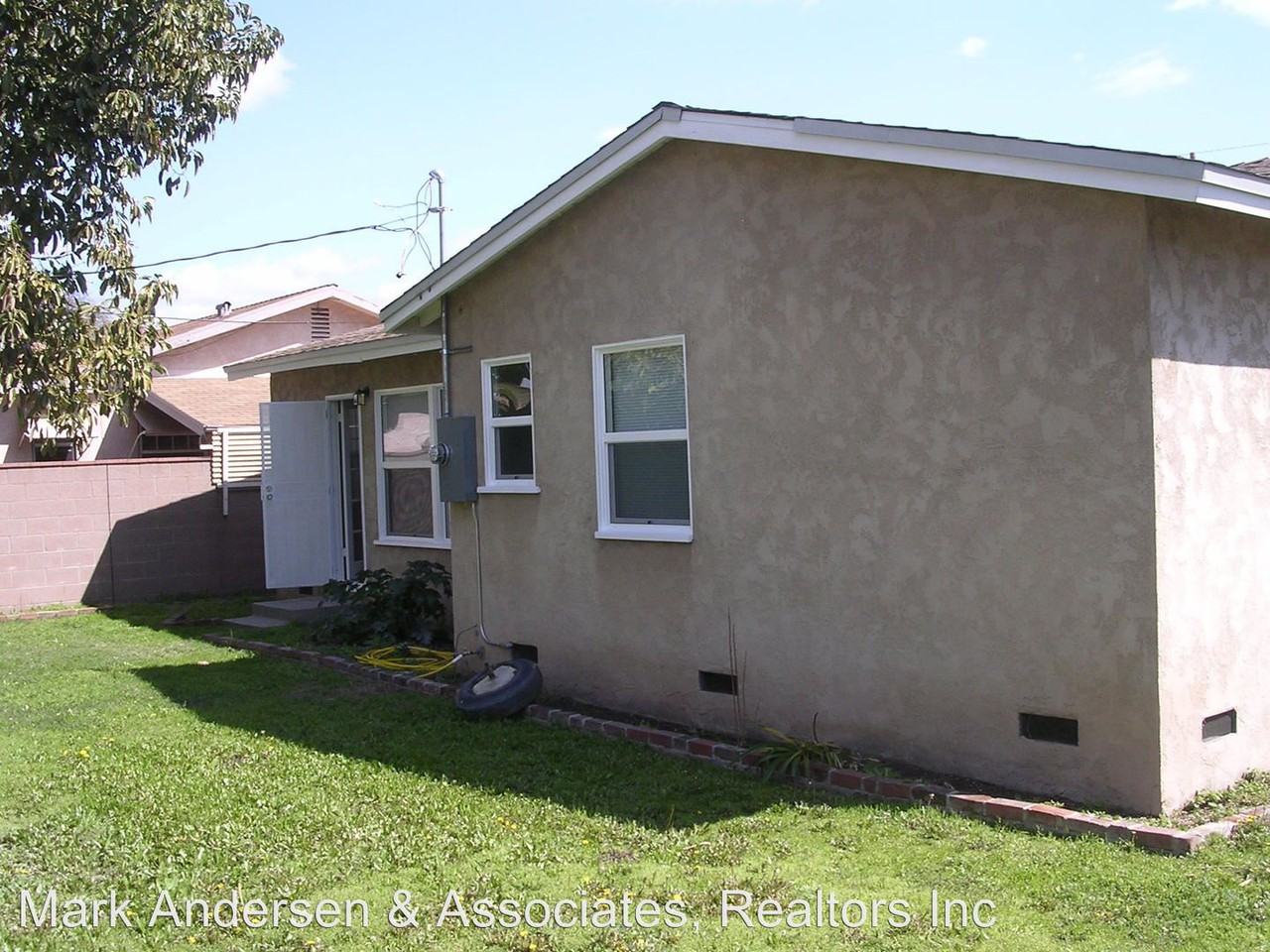 1633 S Siesta Ave - Photo 2 of 3