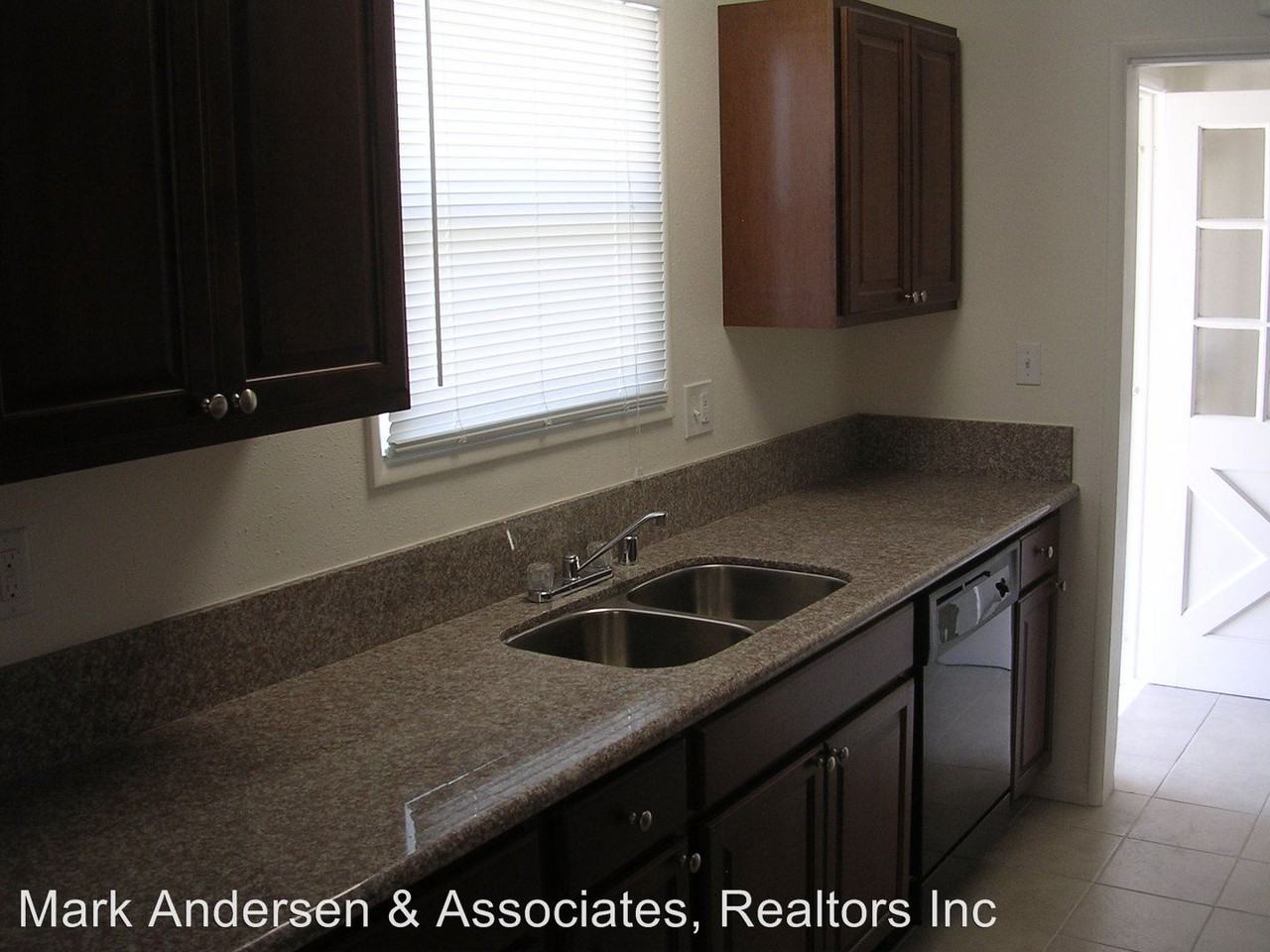 1633 S Siesta Ave - Photo 3 of 3