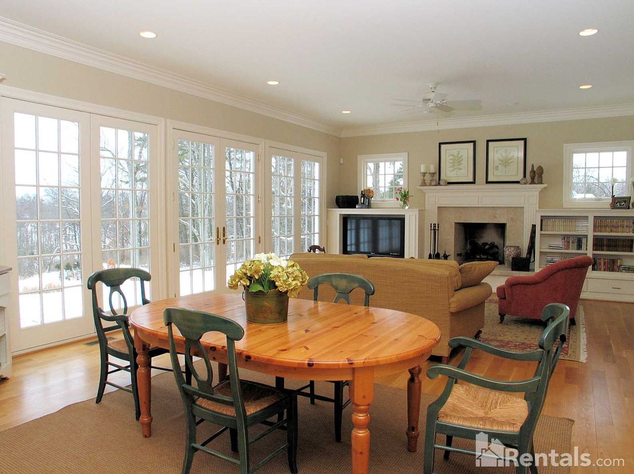 7725 Annesdale Dr - Photo 3 of 5