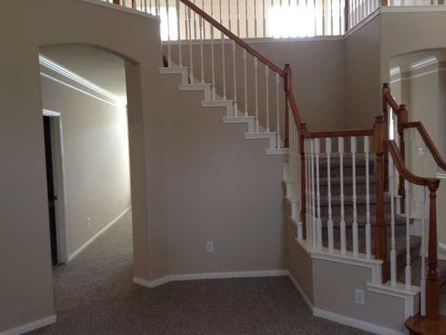 12903 Ridge Bank Ln - Photo 3 of 19