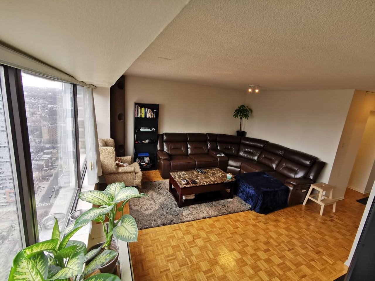40 Gerrard Street East - Photo 2 of 11