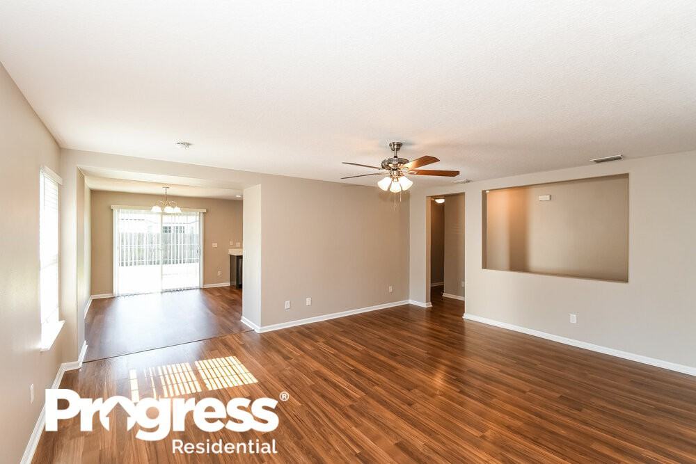 9726 Hazel Lake Dr - Photo 4 of 16