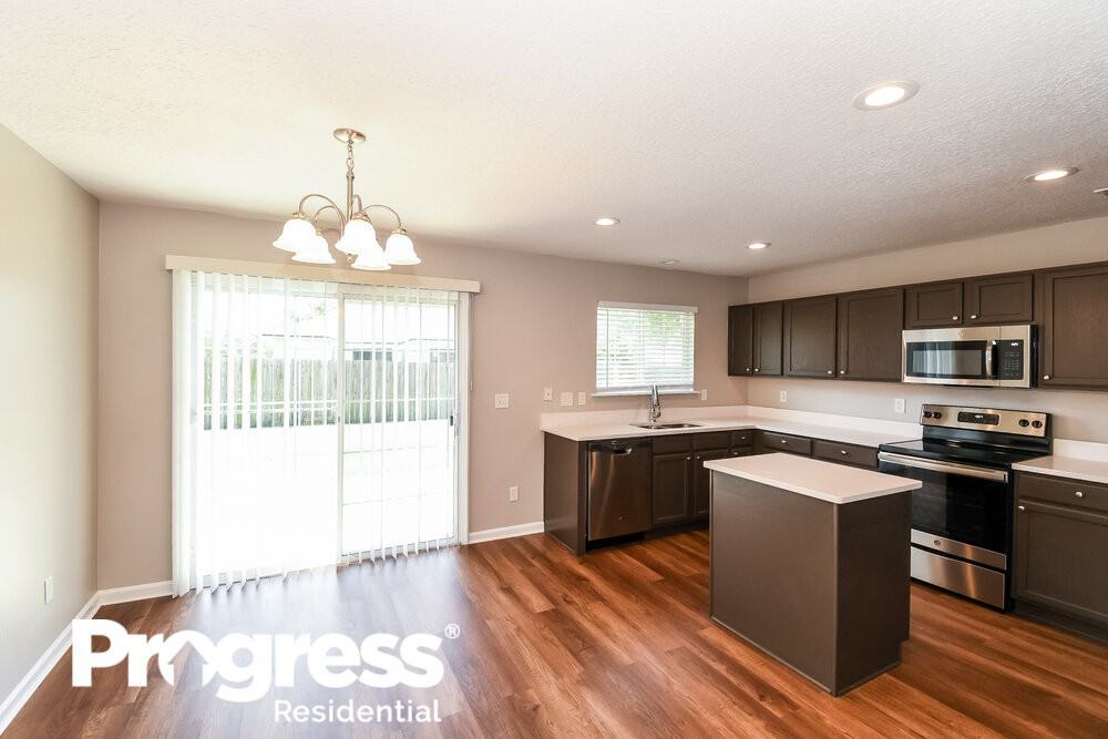 9726 Hazel Lake Dr - Photo 7 of 16