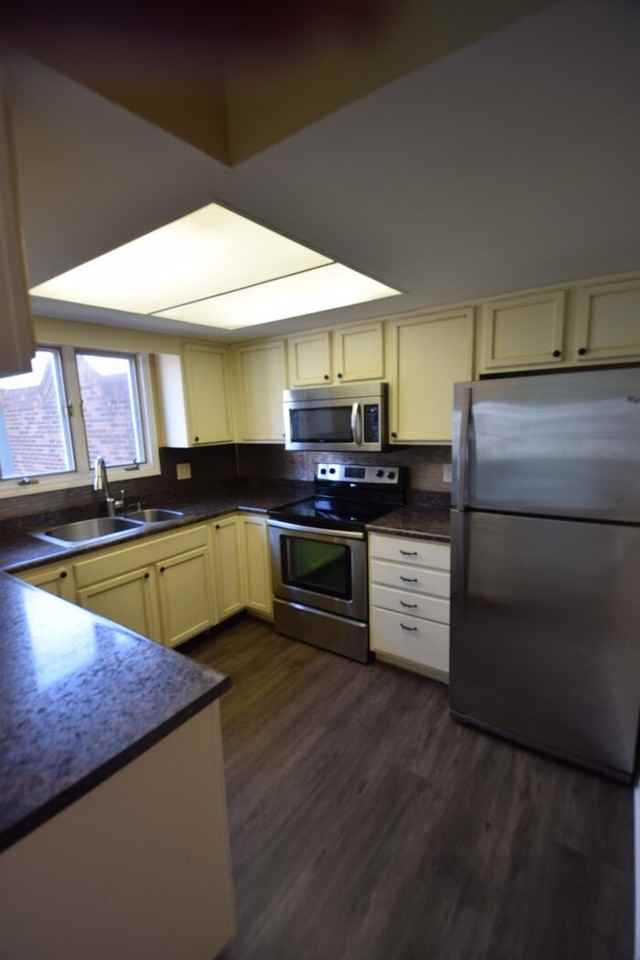 3970 Waycross Drive - Photo 2 of 11