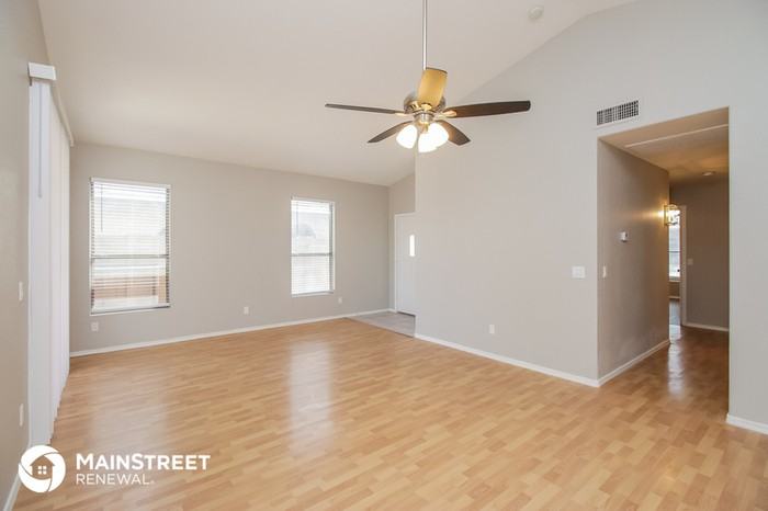 588 East Devon Drive - Photo 3 of 16