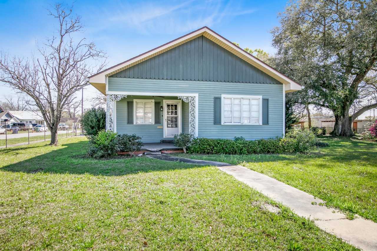 123 N Faye Ave - Photo 2 of 30