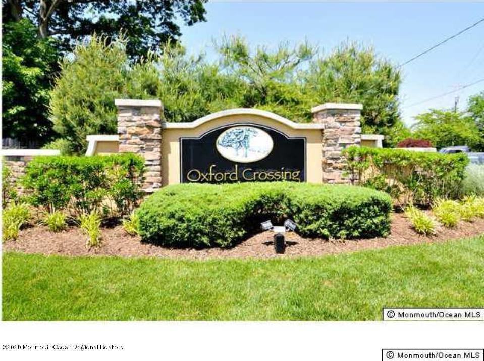 58 Oxford Ct - Photo 2 of 10