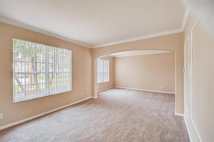 3225 Russett Pl - Photo 2 of 18