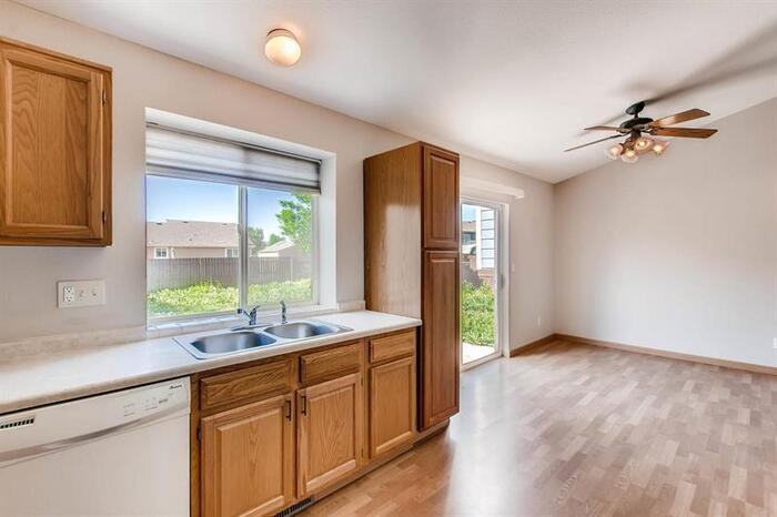 537 Fox Glove Court - Photo 3 of 12