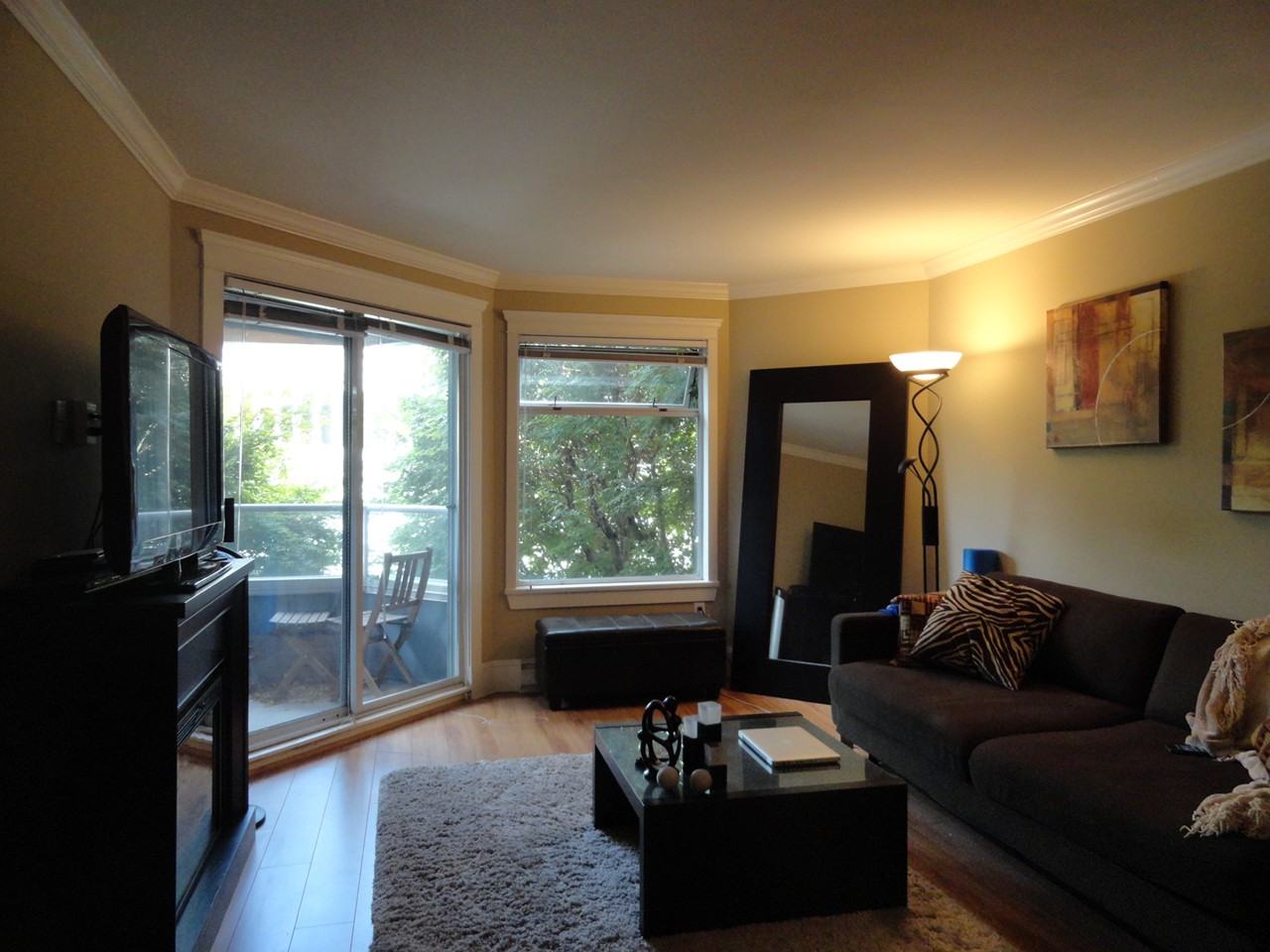 925 W 10th Ave, Vancouver, BC V5Z 1L9 Studio Apartment for 1,675/month