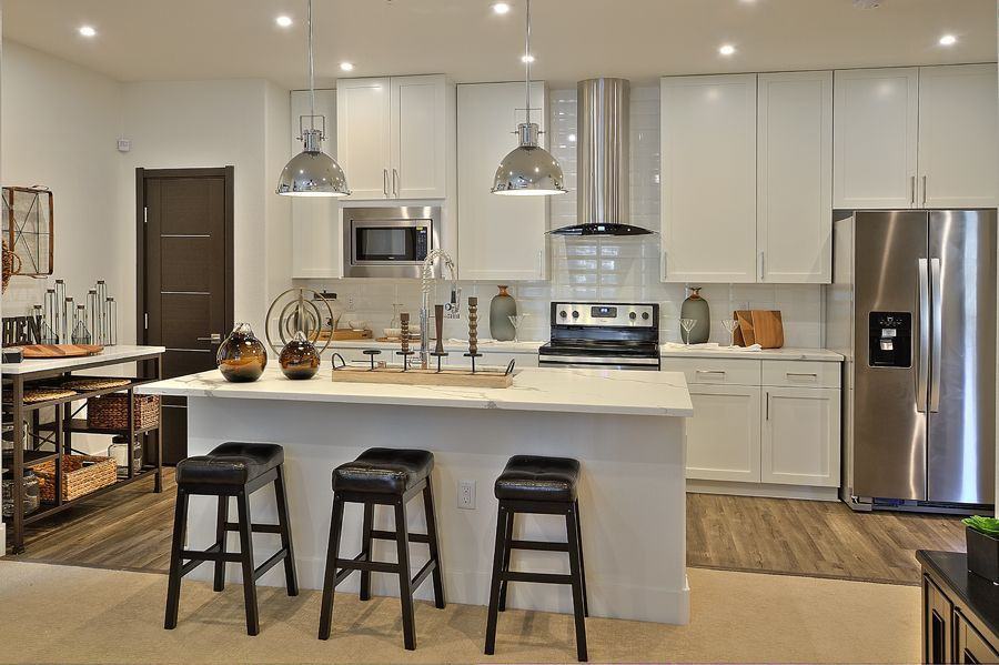 The Aviator - Photo 2 of 50