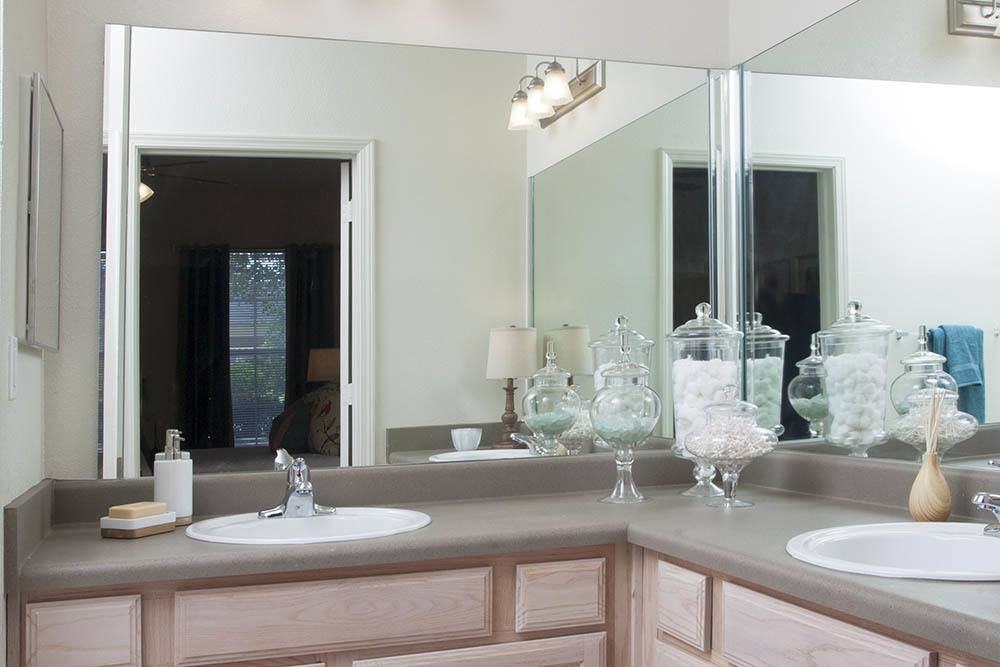 Nelson Pointe Apartment Homes - Photo 7 of 25