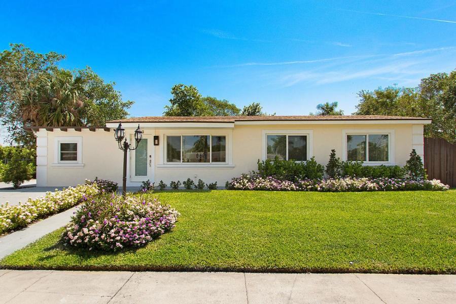 726 Wright Dr - Photo 3 of 13