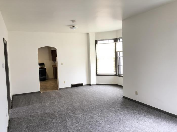 418 Bluff City Blvd - Lower - Photo 2 of 7