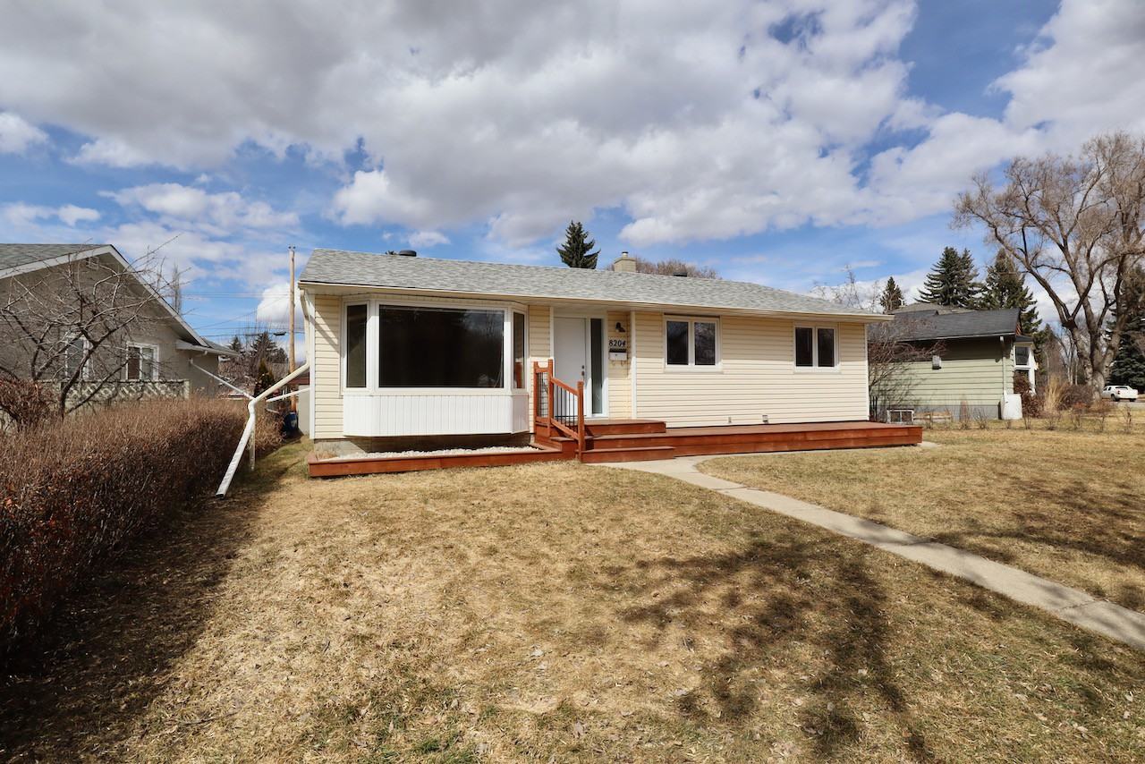 8204 93 Ave Nw - Photo 2 of 40